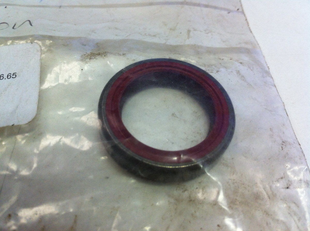 New NOS Crank & Axle Shaft Seal to suit KTM 50 250 300 640 EXC SX EGS Duke LC4